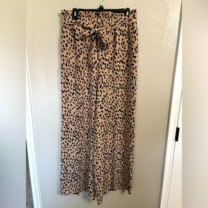 Entro Tan and Black Wide Leg Pants